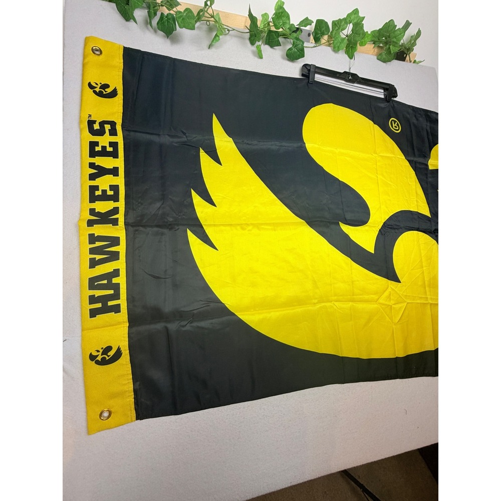 Iowa Hawkeyes Flag NCAA College Football Banner Black Yellow Tigerhawk Logo 3x5